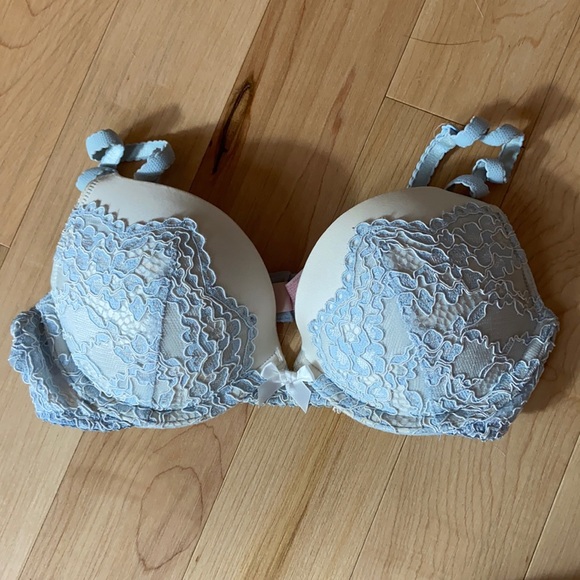 Victoria’s Secret Push Up Bra - Picture 1 of 2